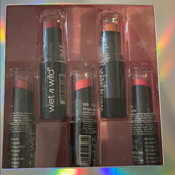 NWOT Wet n Wild Glam wonderland lipstick set - Picture 2 of 8